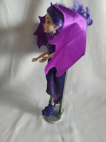 Mal Reina Dragon Muñeca Descendientes 3 Hasbro (Usado)