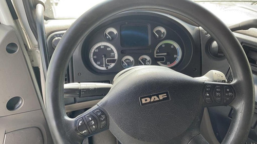 Imagem 5 de 9 de Daf 510 6x4 Baixo Km Financiamos
