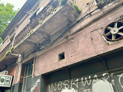 Casa Centro A Pasos De 18 De Julio Para Desarrollo Inmobiliario.