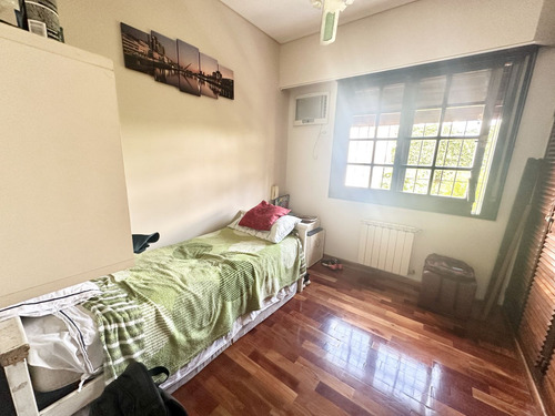 Venta De Hermosa Casa En Parque Chacabuco