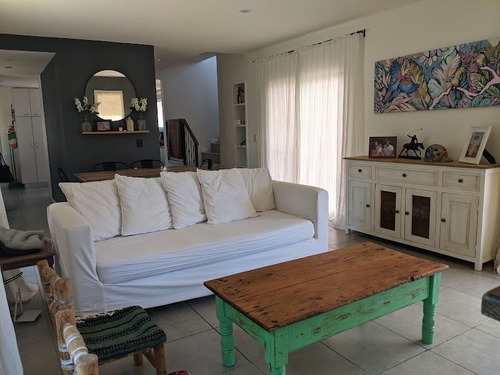 Imagen 3 de 19 de Casa En Venta En La Cuesta