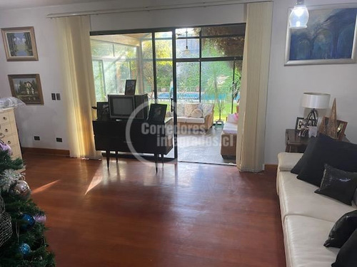 Casa En Venta De 6 Dorm. En Las Condes