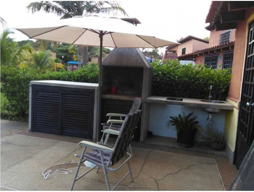 Imagen 8 de 10 de Villa 100% Operativa Con Aire Central, Piscina Privada Y Area De Parrilla De La Villa, Adicionalmente El Conjunto Residencial Posee En La Áreas Comunes Piscina, Areas Verdes Y Churuata.