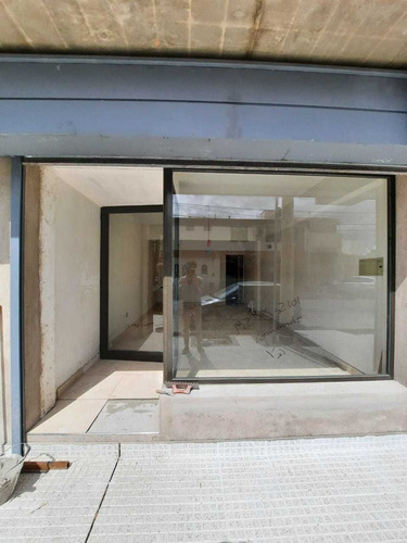 Imagen 4 de 4 de Locales En Complejo Con Cercanía A Plaza Godoy Cruz