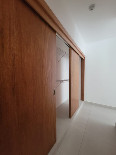Imagen 15 de 22 de Apartamento De 3 Habitaciones En Alquiler