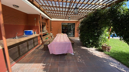 Casa 5 Dormitorios, Piscina, Jardin