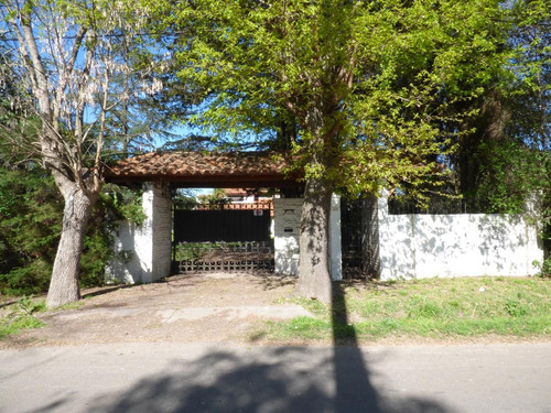 Imagen 1 de 30 de Casa De 3 Dormitorios En Villa Elisa Calle 28 E / 409 Y 411 - Dacal Bienes Raíces