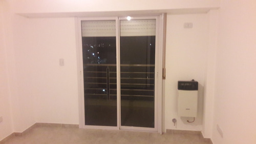Dueño Directo Vende 2 Amplios Departamentos Con Vista Panorámica Y Cochera Cubierta. Apto Crédito. Excelente Ubicación En Moron A Pocas Cuadras Del Centro Comercial. Sin Comisión Inmobiliaria