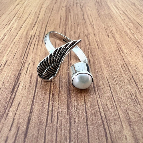 Imagen 4 de 9 de Anillo Ala De Plata .925 Y Perla Angel Mujer Agálea Joyeria