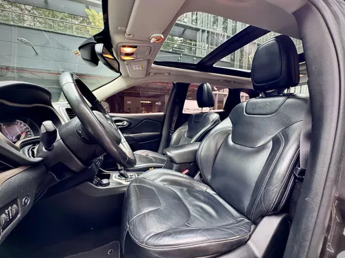 Jeep Cherokee 3.2 Longitude Plus