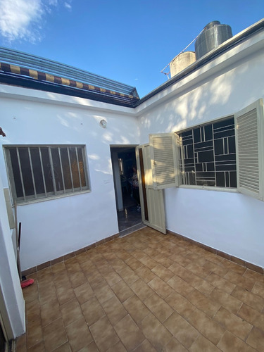 Venta Departamento 2 Dormitorios C/patio Barrio Los Plátanos