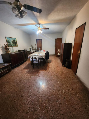 Casa En Flores Sur