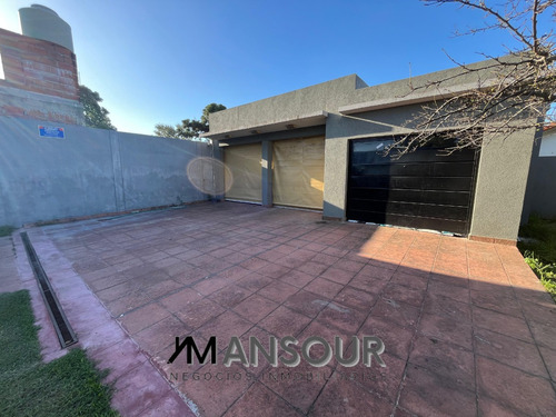 Casa Quinta Excelente Estado Sobre 1500m2 - Paso Del Rey