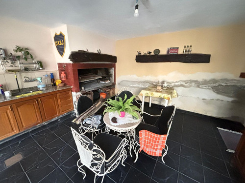 Venta Casa 2 Plantas - B°920vv. - Catamarca