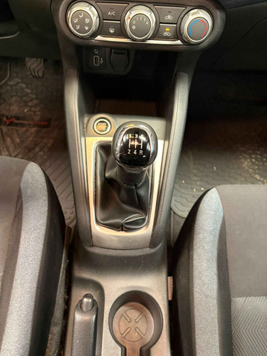 Nissan Versa 1.6 Advance Mt