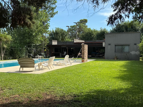 Venta Casa 4 Ambientes, Jacuzzi. Apta Credito. Parque Sakura. Exaltacion De La Cruz