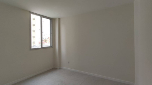 Imagem 13 de 15 de Apartamento 2 Dormitórios No Centro De Florianópolis - 4077