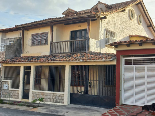 Casa Urbanización Ciudad Jardín Av. Rotaria