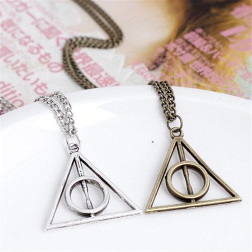 Kit 2 Colar Corrente Reliquias Da Morte Harry Potter Oferta