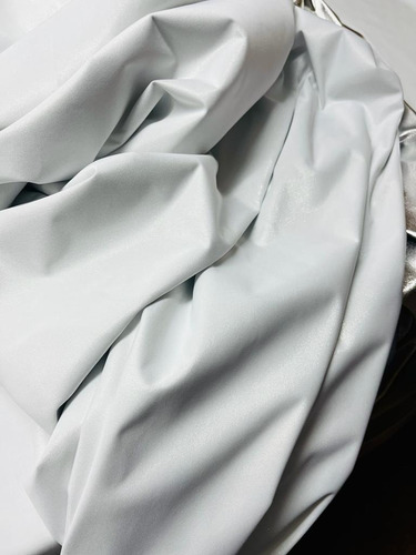Transfer Metalizada Y Elastizada! X Metro! Art. 2652 Color Plateado Revers Blanco Diseño De La Tela Liso