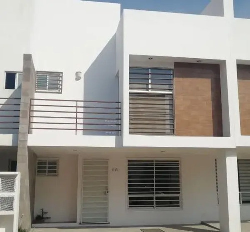 Venta De Casa En Secoya Residencial, Cuautlancingo. Hmb74