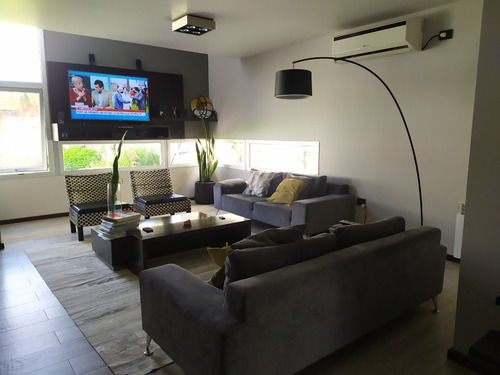 Imagen 1 de 14 de Vendo Casa Barrio Jardín Claret - 4 Dormitorios (1 En Pb) - Pileta