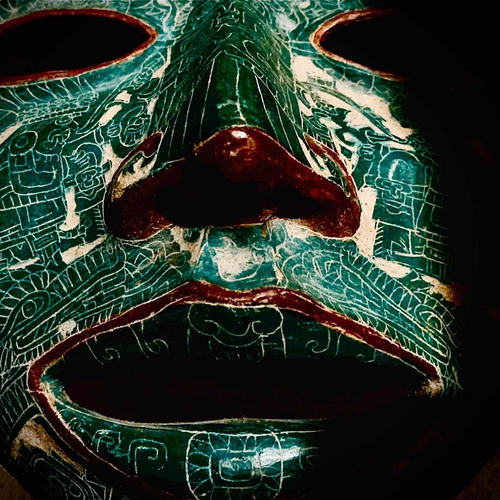 Artesanía Máscara Azteca En Barro Con Caja De Madera Y Crist