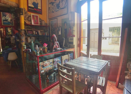 Local Comercial En Pleno Barrio Histórico