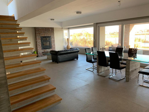 Imagen 6 de 26 de Venta Casa 8 Ambientes Con Piscina, A La Laguna En Barrio El Canton Norte, Escobar.