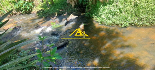 Linda Chácara Com Lagos, Piscina E Ribeirão Em Juquitiba