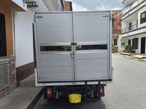 Motocarro Bajaj 2025