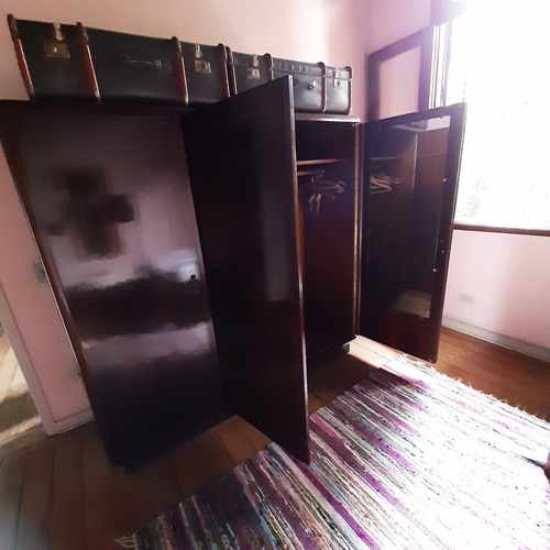 Armário Antigo Guarda Roupa Em Madeira Nobre /só Retirada (Usado)