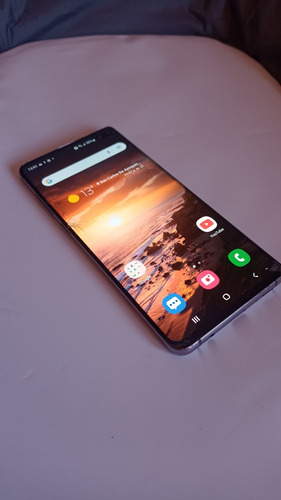 Galaxy S10 + Con Detalle 