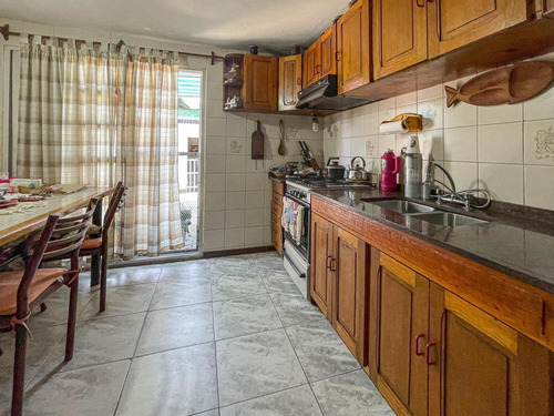 Imagen 6 de 30 de Casa De 3 Dormitorios, Departamento Y Local Independiente