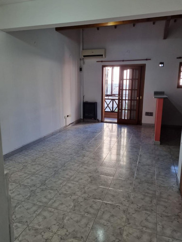Departamento En Alquiler Con Espacio Guarda Coche - Wilde