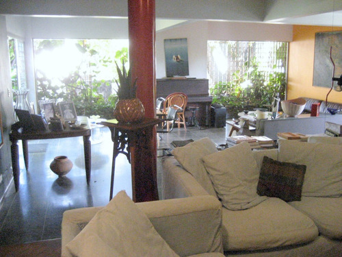 Imagen 5 de 14 de La Floresta, Amplia Casa Bifamiliar, Anexo, Jardín, 5 Puestos.