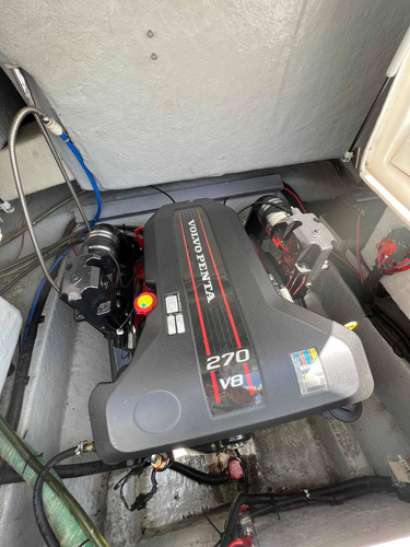 Imagen 7 de 11 de Quicksilver 2400 Año 2015 Con Volvo 270 Hp Y Pata Duoprop