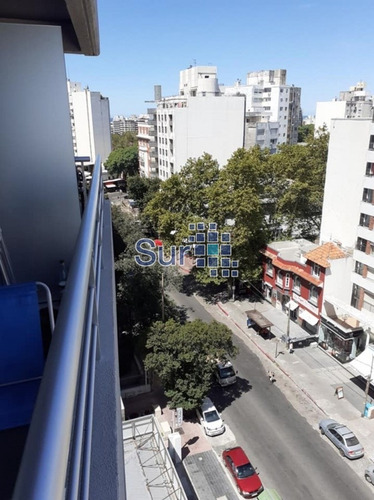 Apartamento Amueblado En Punta Carretas- Ref: 212