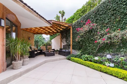 En Venta Casa En Rio Escondido Con Seguridad , A Pasos De Lomas Hipodromo