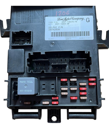 Caja De Fusiles Multifunciones Ford Mustang 2005/2006