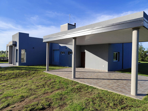 Casa En Venta En Barrio Privado Costa Verde