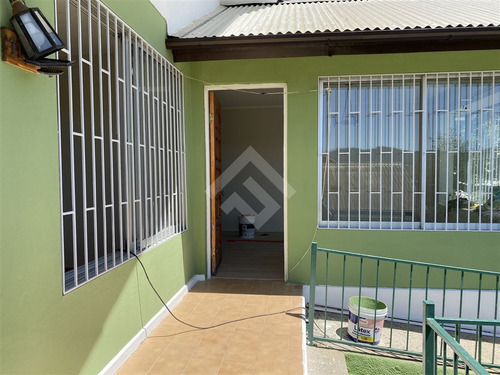Casa En Venta De 4 Dorm. En Quilpué