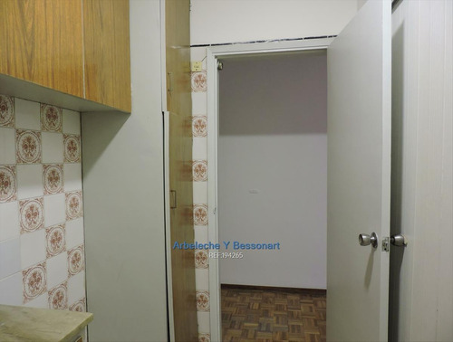 Imagen 5 de 14 de Próximo 18 De Julio!! 2 Dormitorios+1 Baño+calefacción! Cw194265