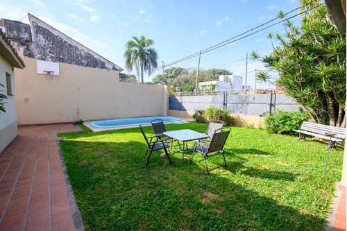 Casa En Guadalupe: Gran Jardín, Pileta Y Cochera