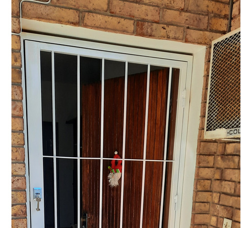 Puerta Rejas. Envio Gracias Dentro De Montevide