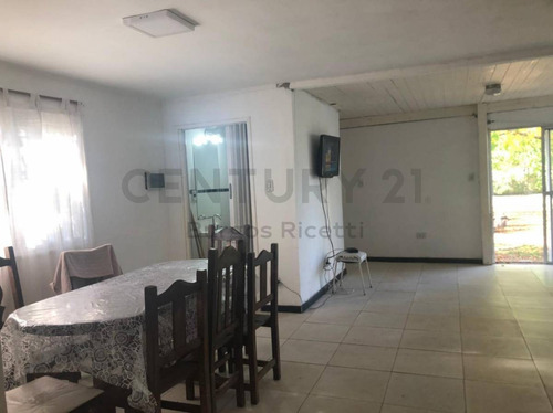 Imagen 15 de 20 de 631 E/ 13 Y 14. Casa Quinta En Venta En Sicardi. Condominio Los Fresnos