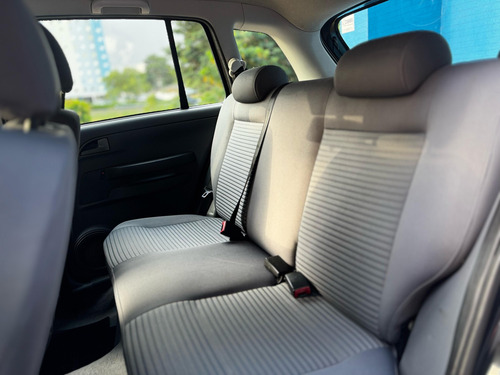 Volkswagen Spacefox 1.6 MI 8V FLEX 4P MANUAL