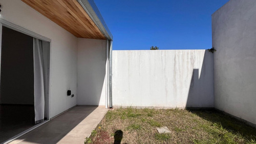 Departamento Monoambiente En Venta En Villa Elvira, La Plata,