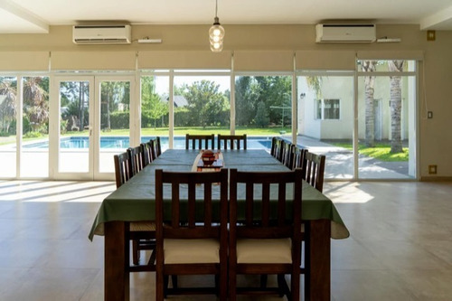 Imagen 2 de 10 de Venta Casa Quinta Junin Buenoa Aires Amplia, Comoda Y Luminosa Con Todas Las Comodidades! A 3km De La Ciudad.