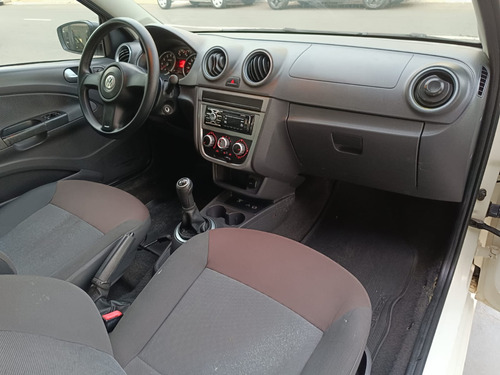 Volkswagen Saveiro 1.6 MI CS 8V FLEX 2P MANUAL G.V